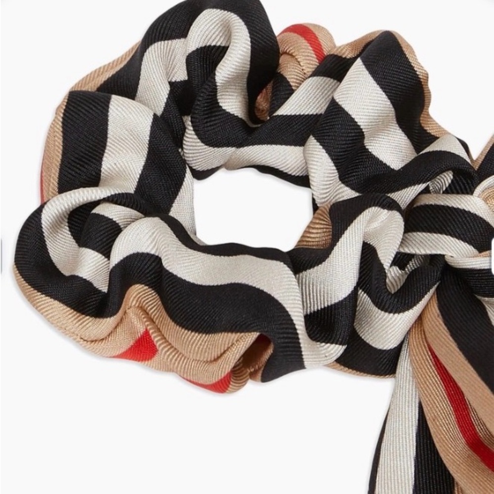 Burberry Authentic kids Striped Bow Scrunchie in Black, Cream, Tan & Red💯 - Picture 2 of 9